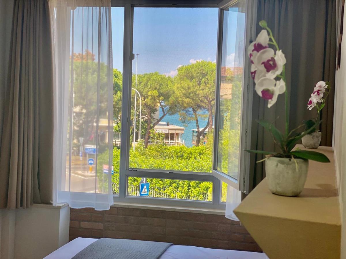 Atico Hotel Desenzano del Garda Luaran gambar