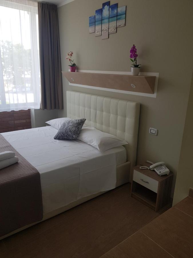 Atico Hotel Desenzano del Garda Luaran gambar